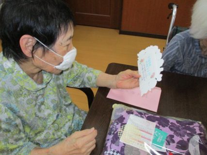 ≪ＧＨ≫遠方のご家族様からお誕生日のプレゼント